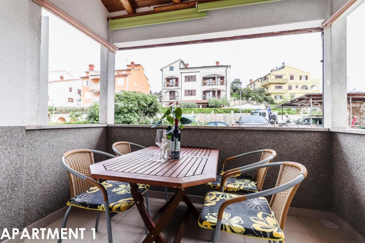 Maestral Apartments Vrsar Exterior photo
