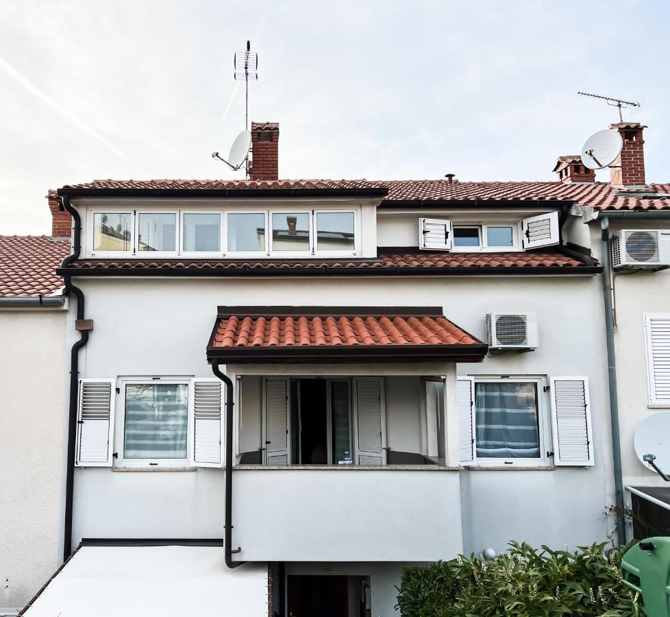 Maestral Apartments Vrsar Exterior photo